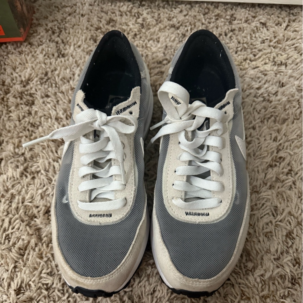 Nike Waffle one size big shoes 4.5